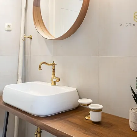 Vista - Glory Nights N Apartment Razanac